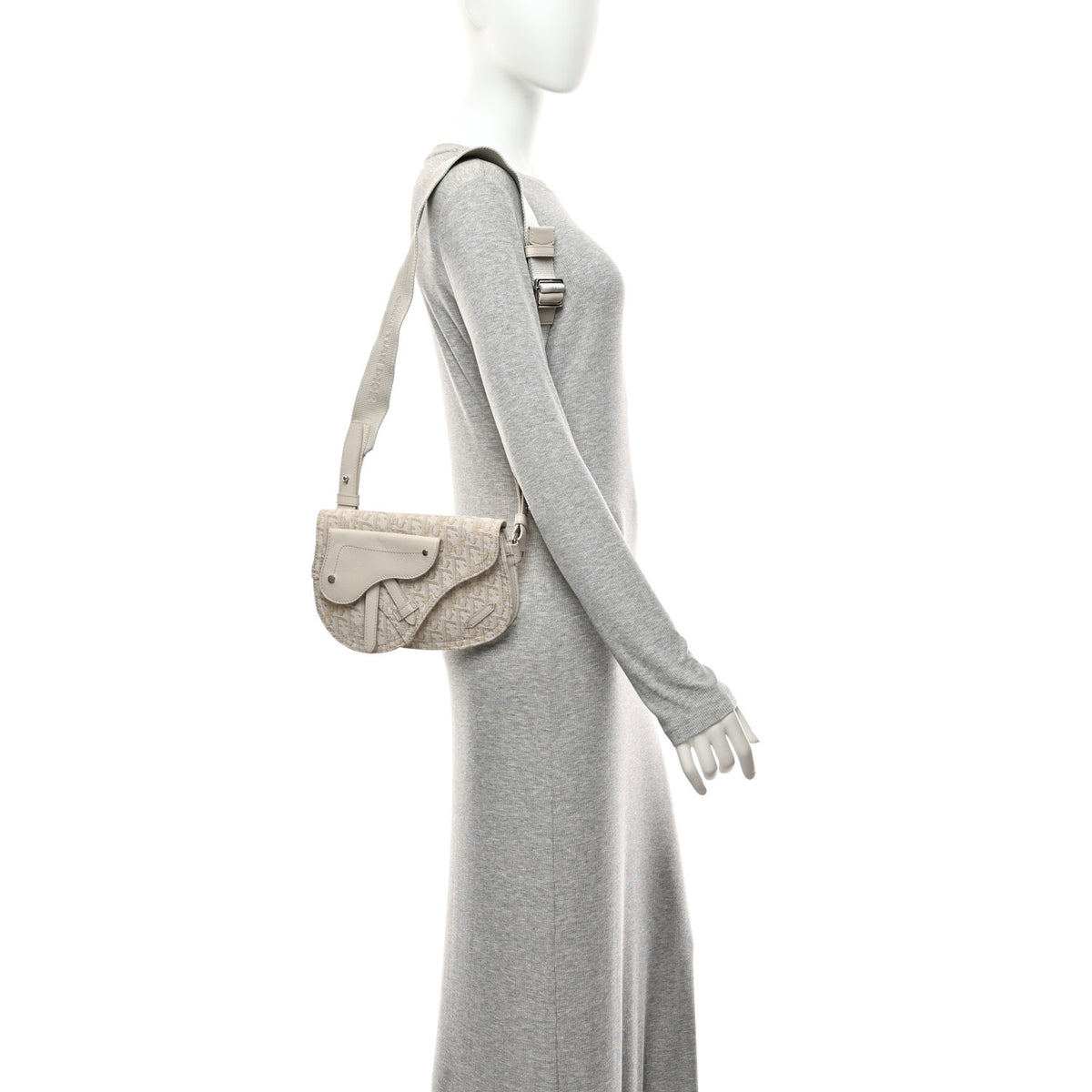 Oblique Saddle Messenger Pouch Beige