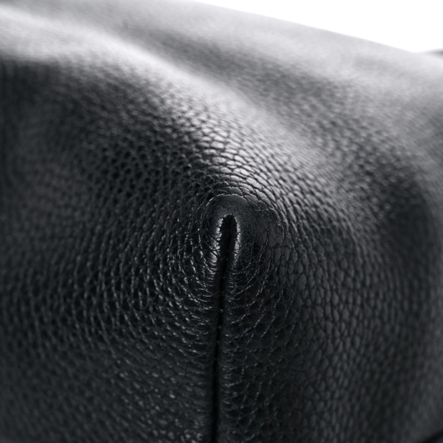 London Grainy Calfskin Medium Cale Hobo Black