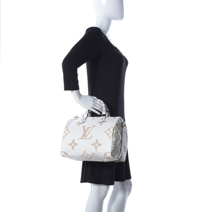 Louis Vuitton Monogram Giant Speedy Bandouliere 30 Kaki Beige 3 of 14
