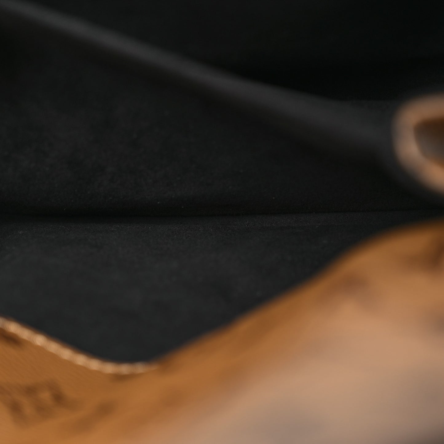 Reverse Monogram Pochette Metis