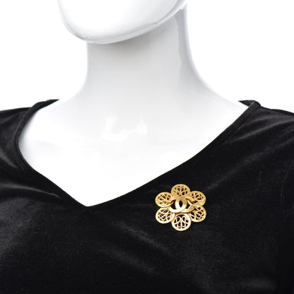 Chanel CC Flower Brooch Gold 2 of 5