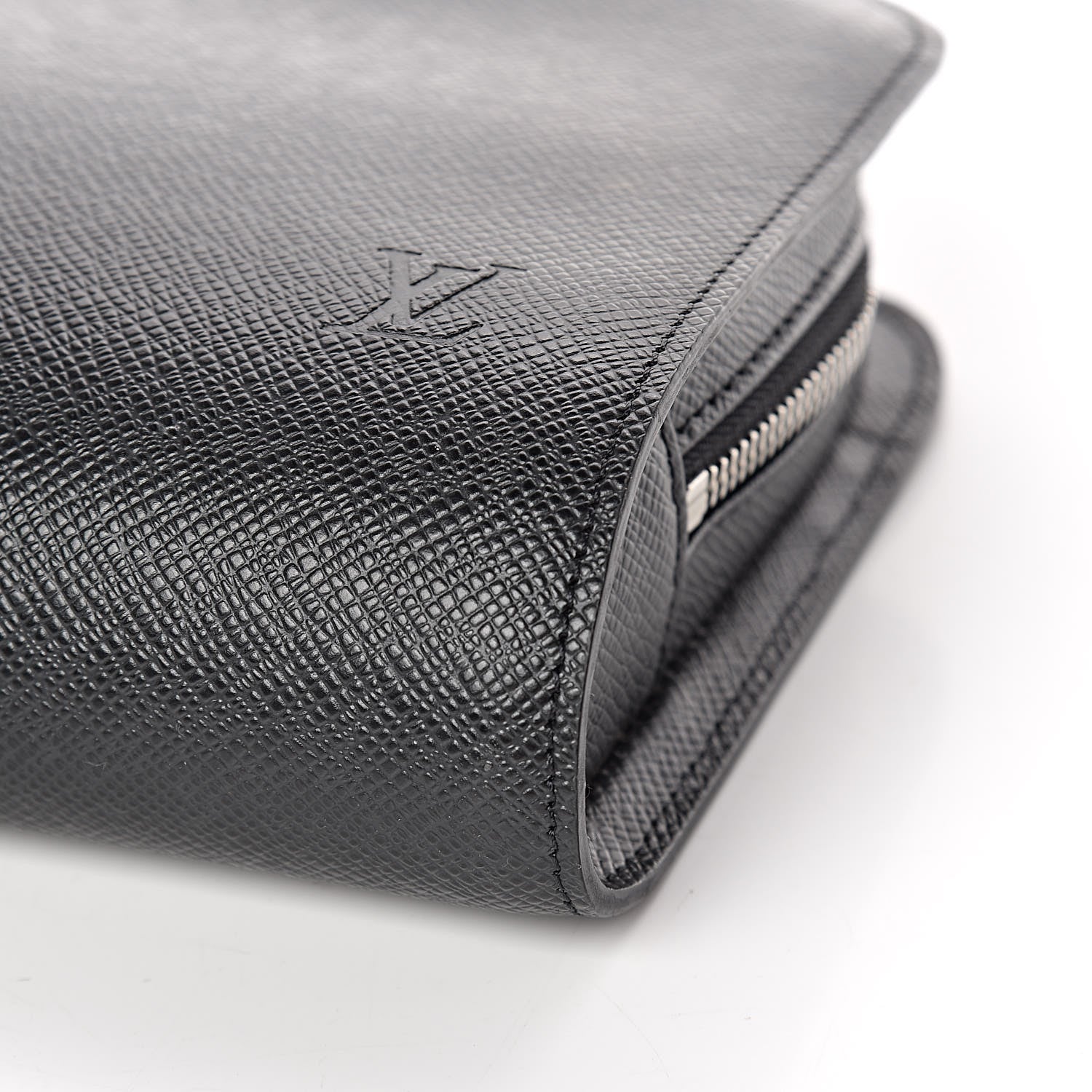Louis Vuitton Taiga Baikal Pochette Ardoise 6 of 9