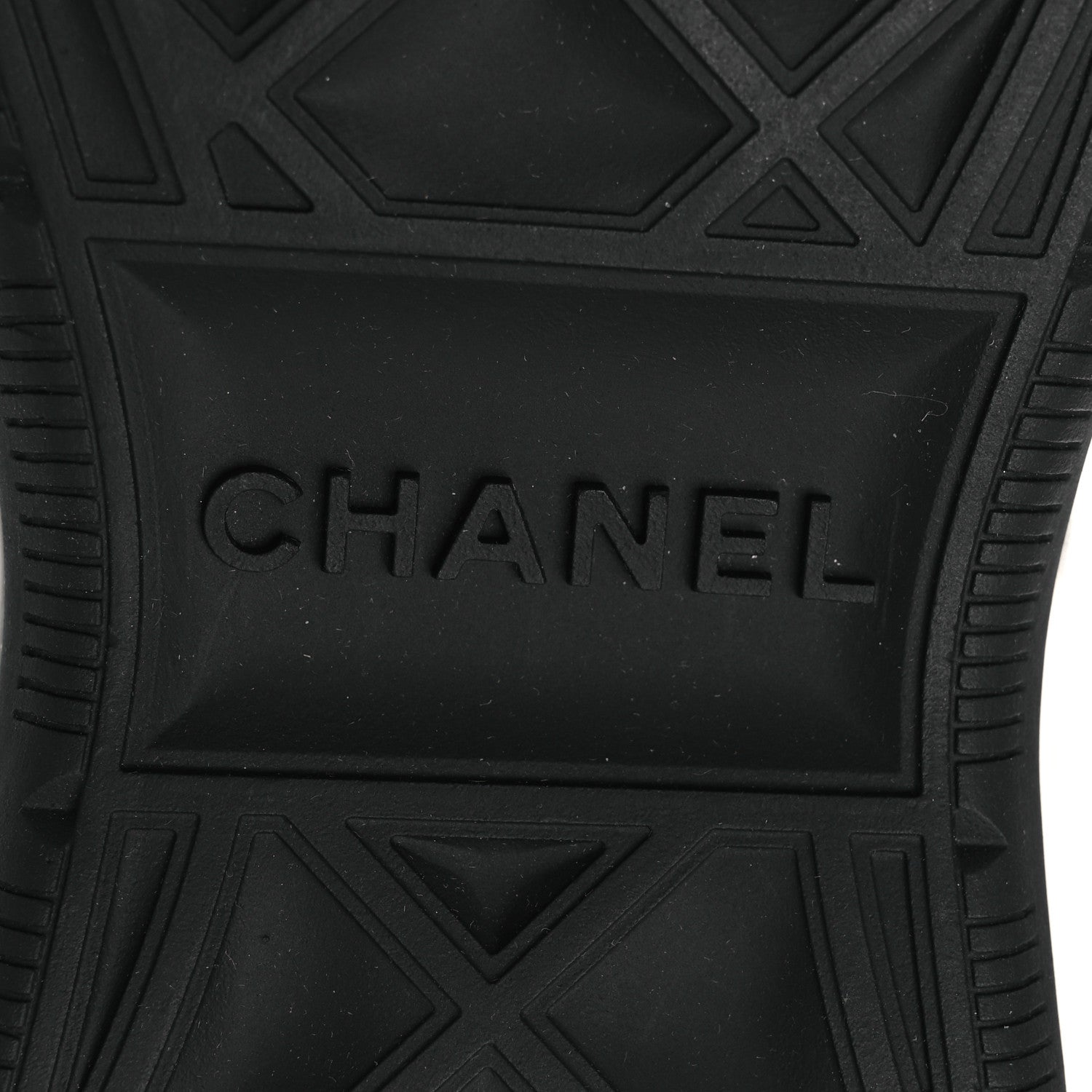 Chanel Velvet Calfskin Mixed Fibers CC Sneakers 37 Black 8 of 10