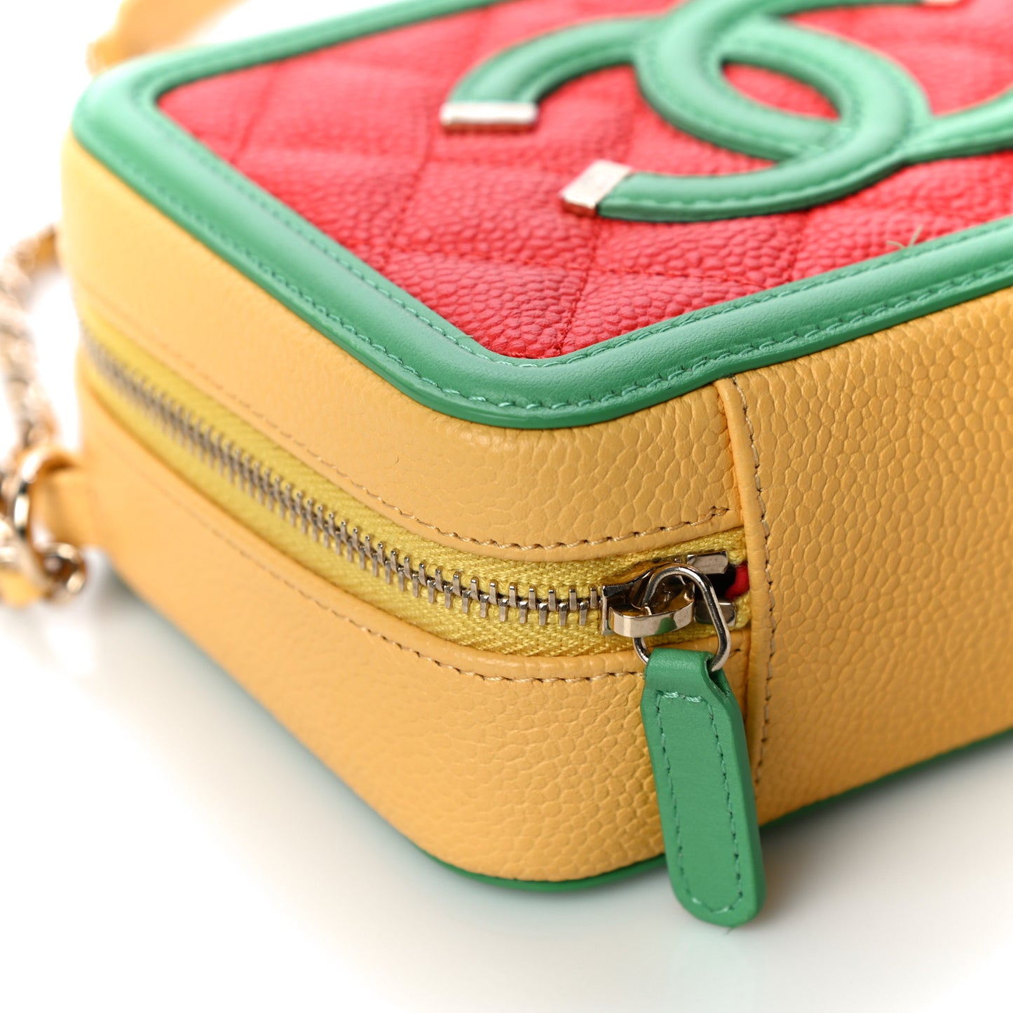 Caviar Quilted Filigree Vanity Clutch With Chain Multicolor