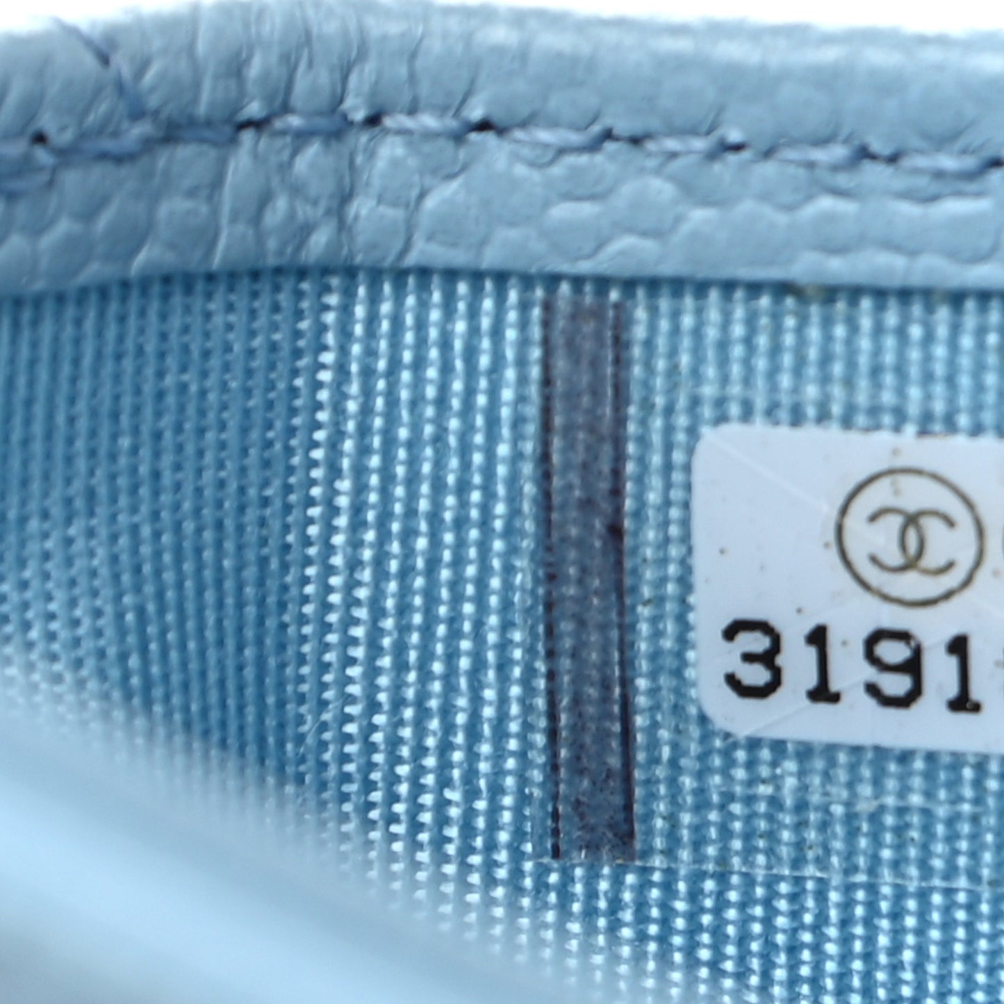 Caviar Quilted Card Holder Light Blue