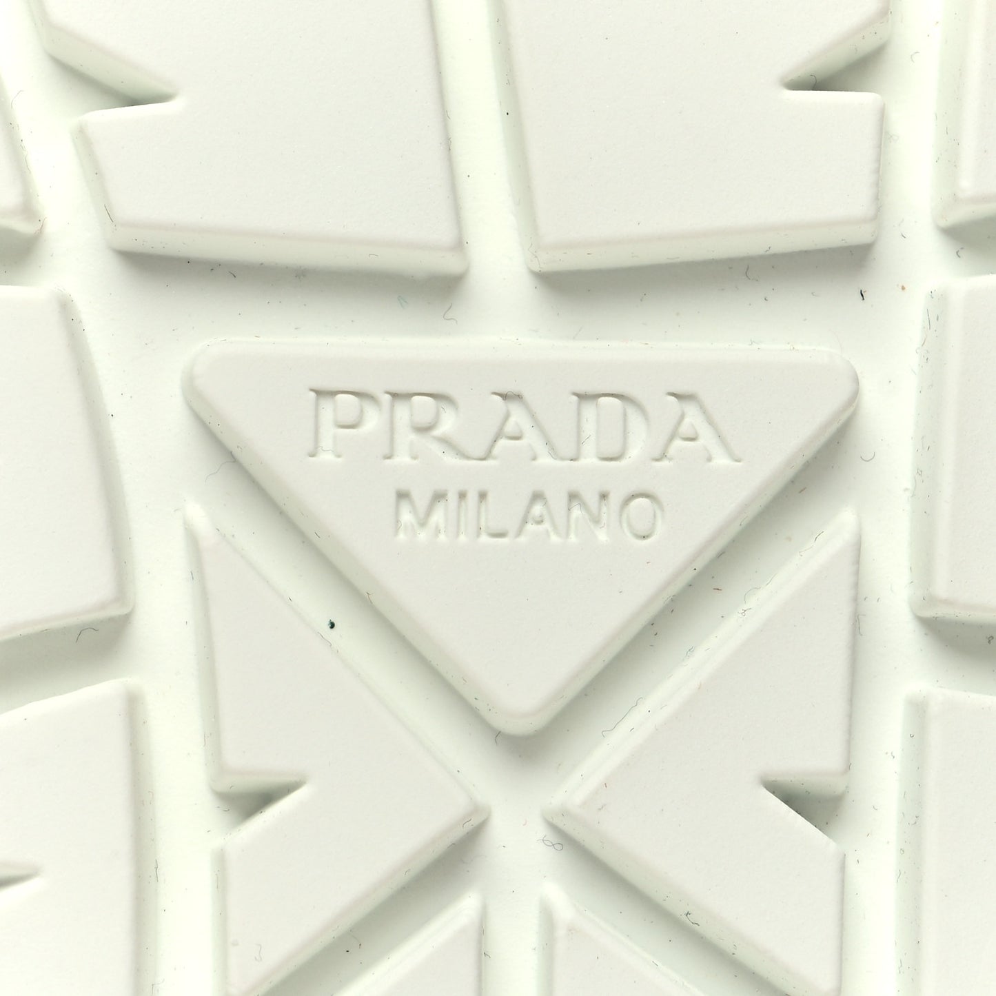 Re-Nylon Gabardine Triangle Logo Double Wheel 50mm Sneakers 37 Assenzio