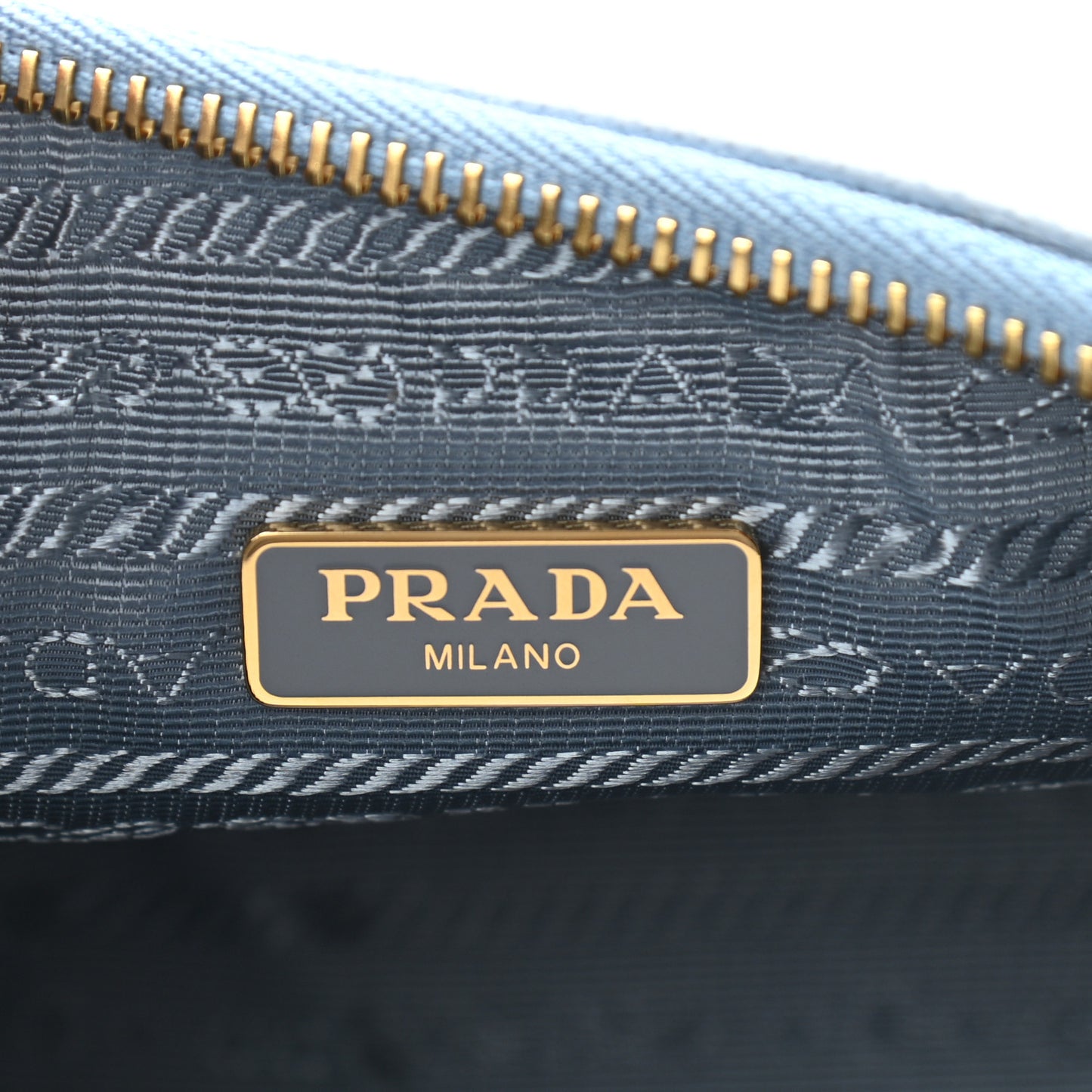 Saffiano Re-Edition 2005 Shoulder Bag Celeste