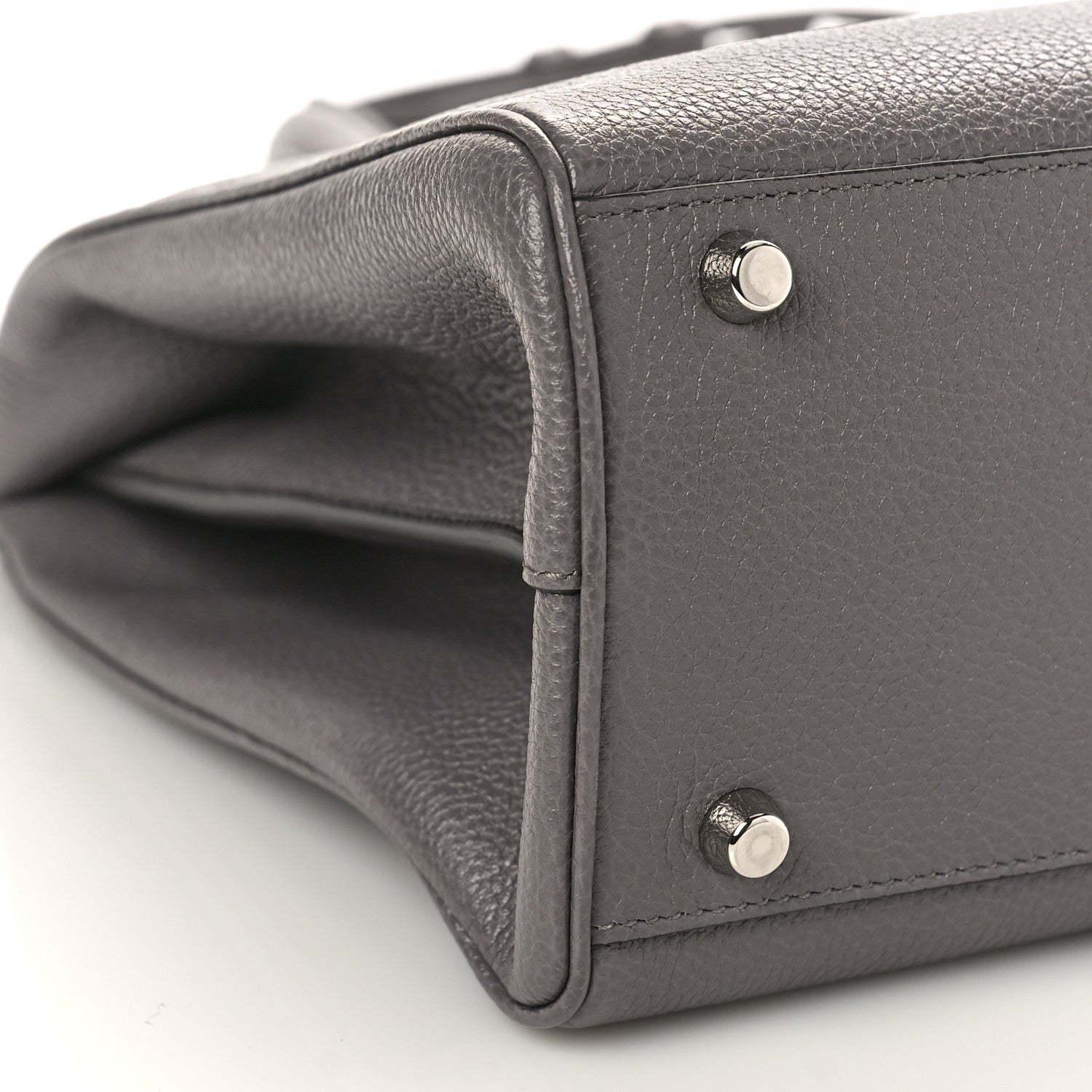 Gucci Grainy Calfskin Medium Zumi Top Handle Bag Dusty Grey 7 of 8