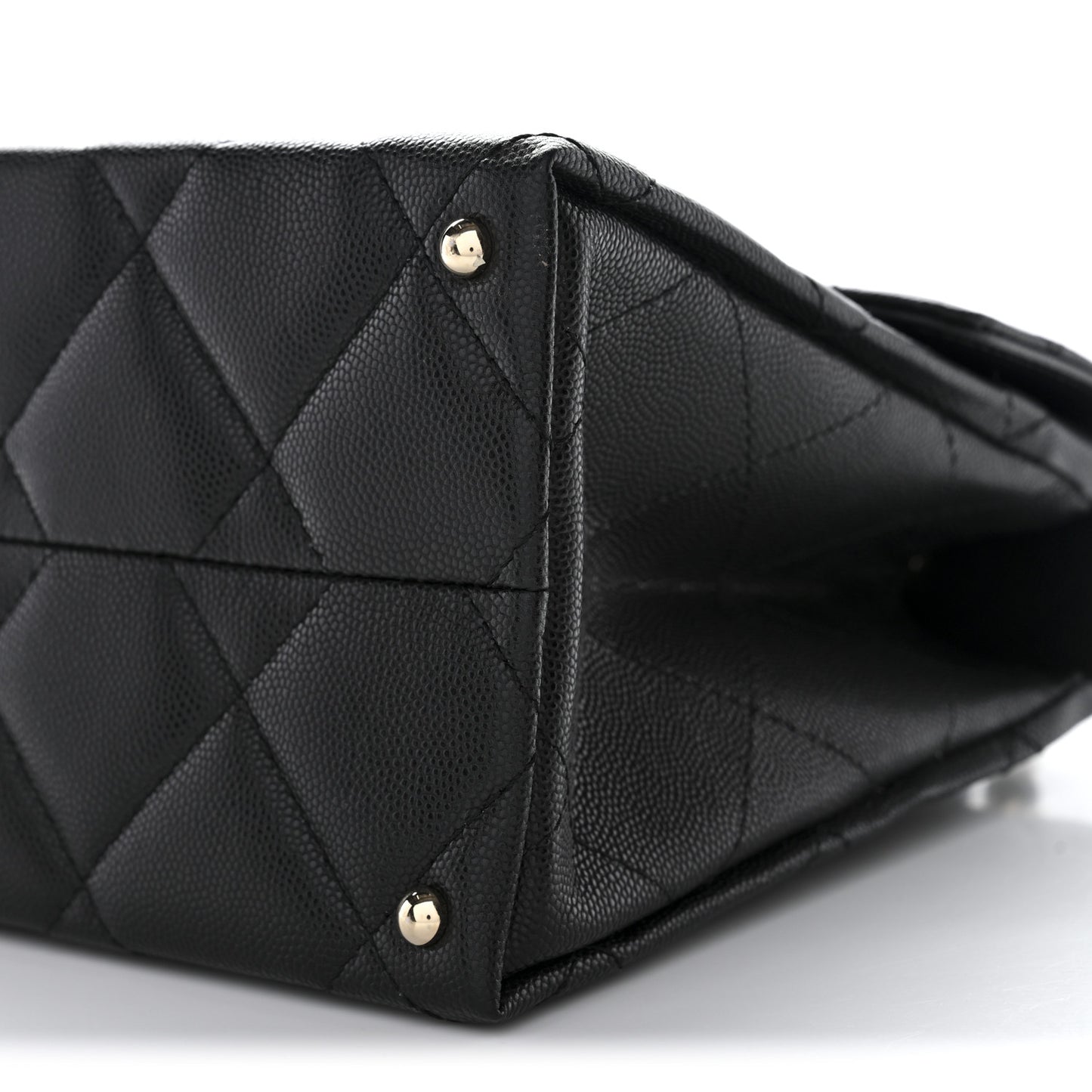 Caviar Quilted Medium Retro Twist Top Handle Flap Black
