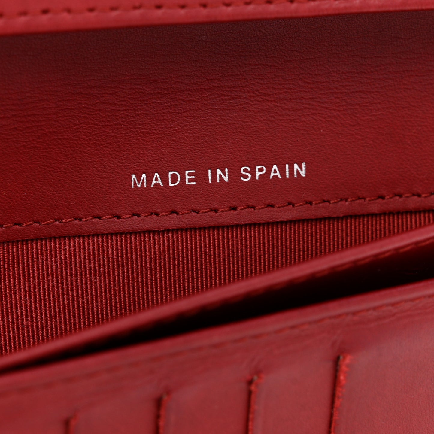 Caviar Quilted Yen Wallet Red