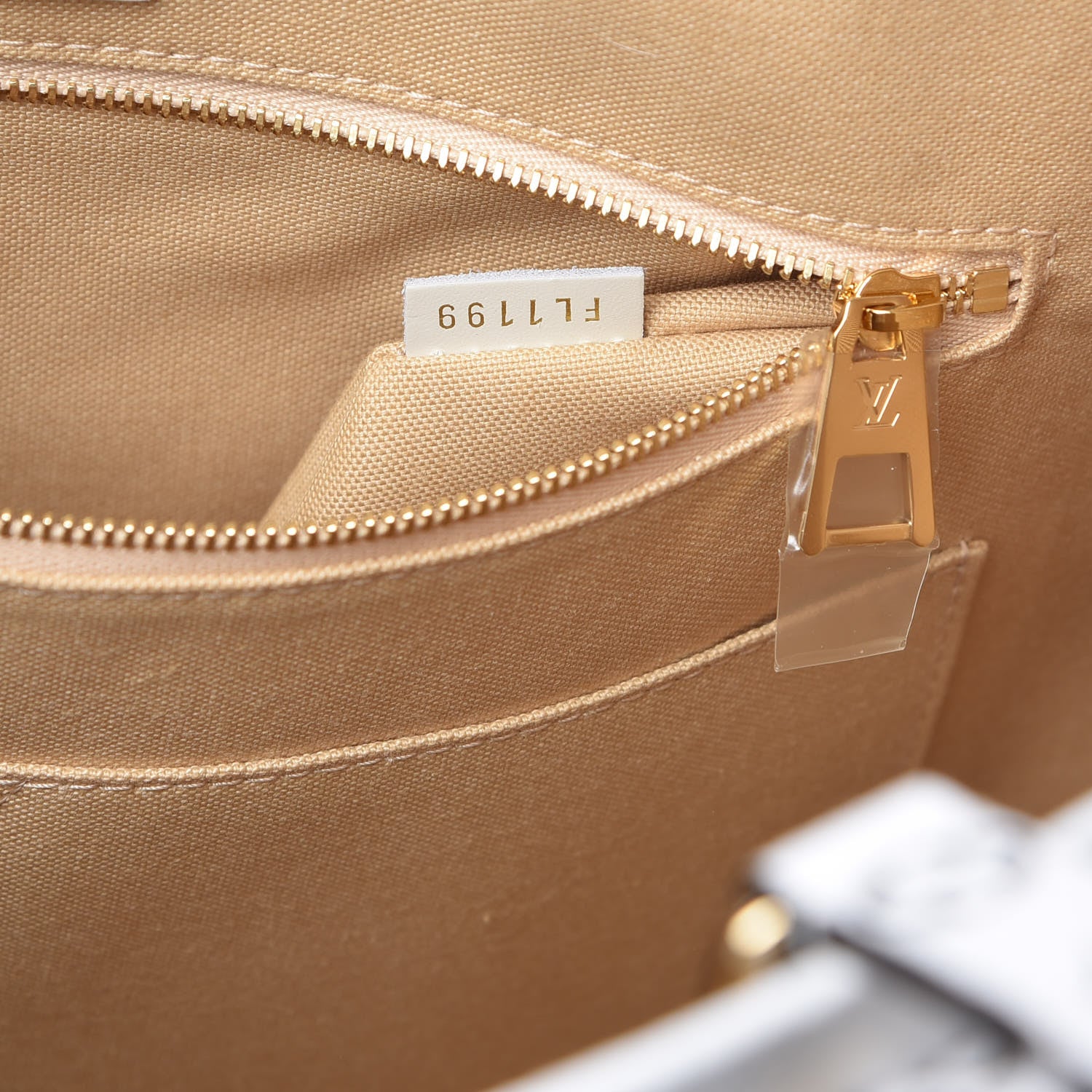 Louis Vuitton Monogram Giant Onthego GM Kaki Beige 10 of 13
