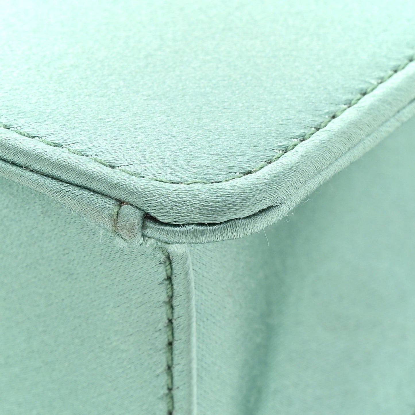 Satin Pearl Varenne Shoulder Bag Green