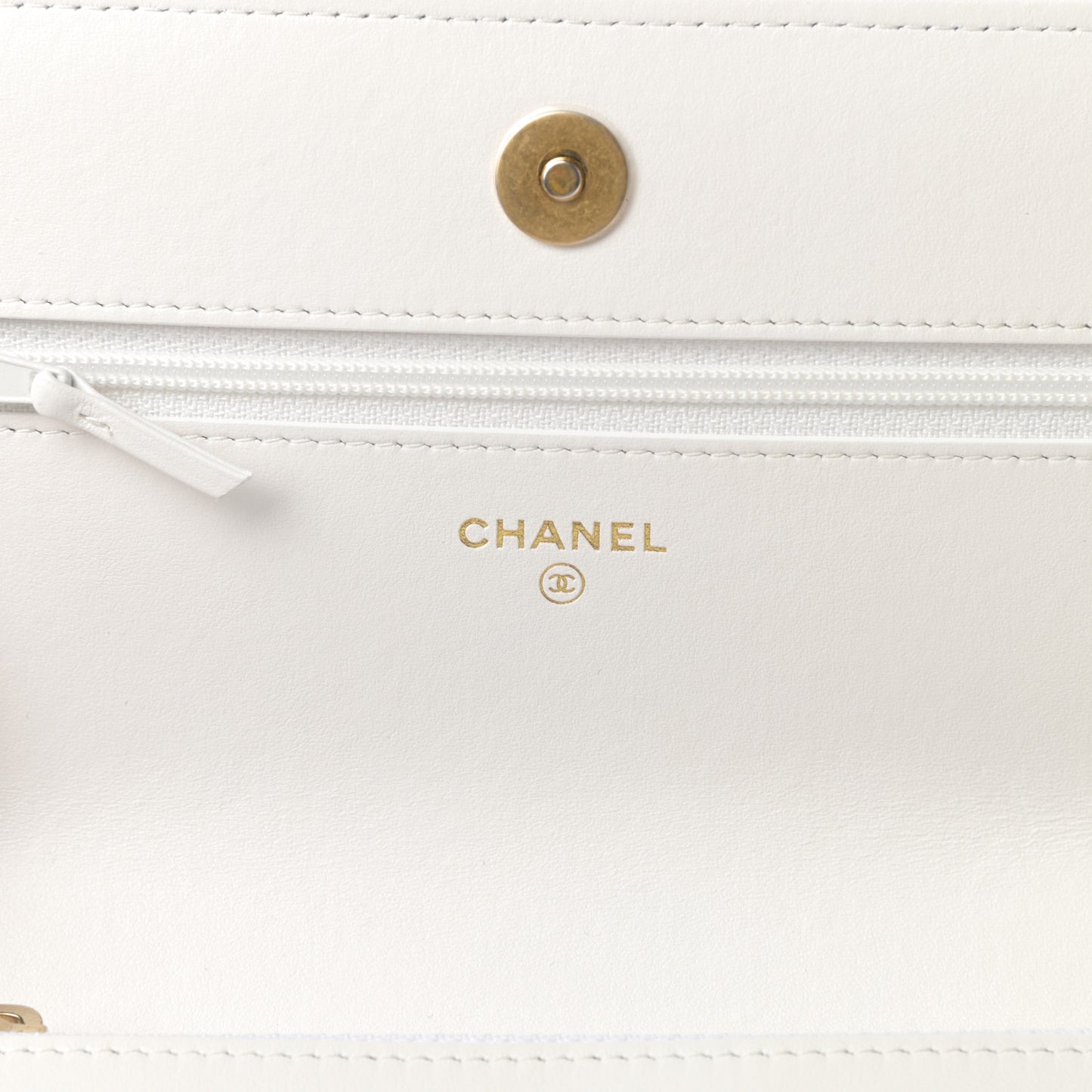Shiny Crumpled Calfskin Quilted Chanel 19 Wallet On Chain WOC White
