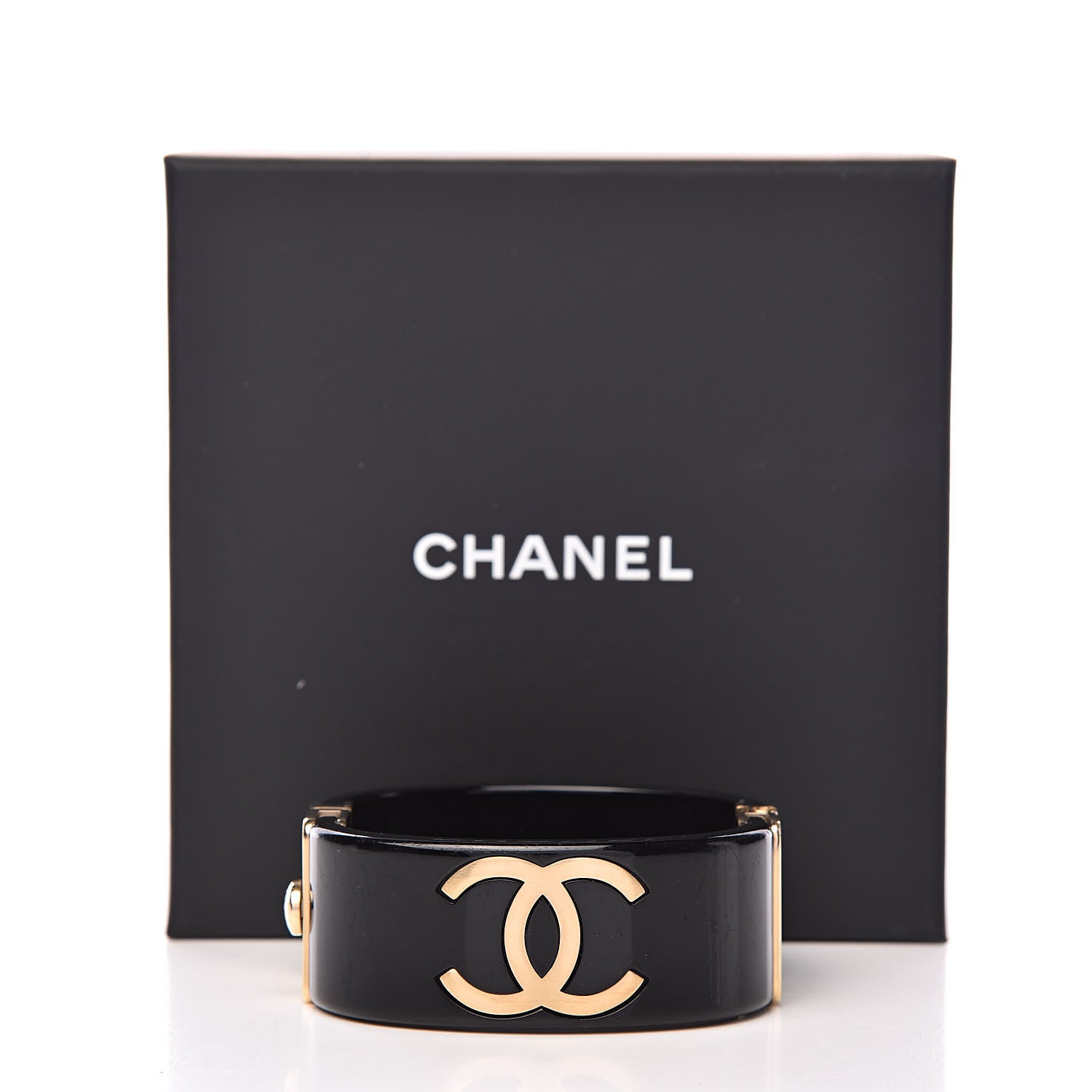 Chanel Resin CC Cuff Black Gold 6 of 6