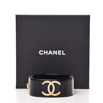 Chanel Resin CC Cuff Black Gold 6 of 6
