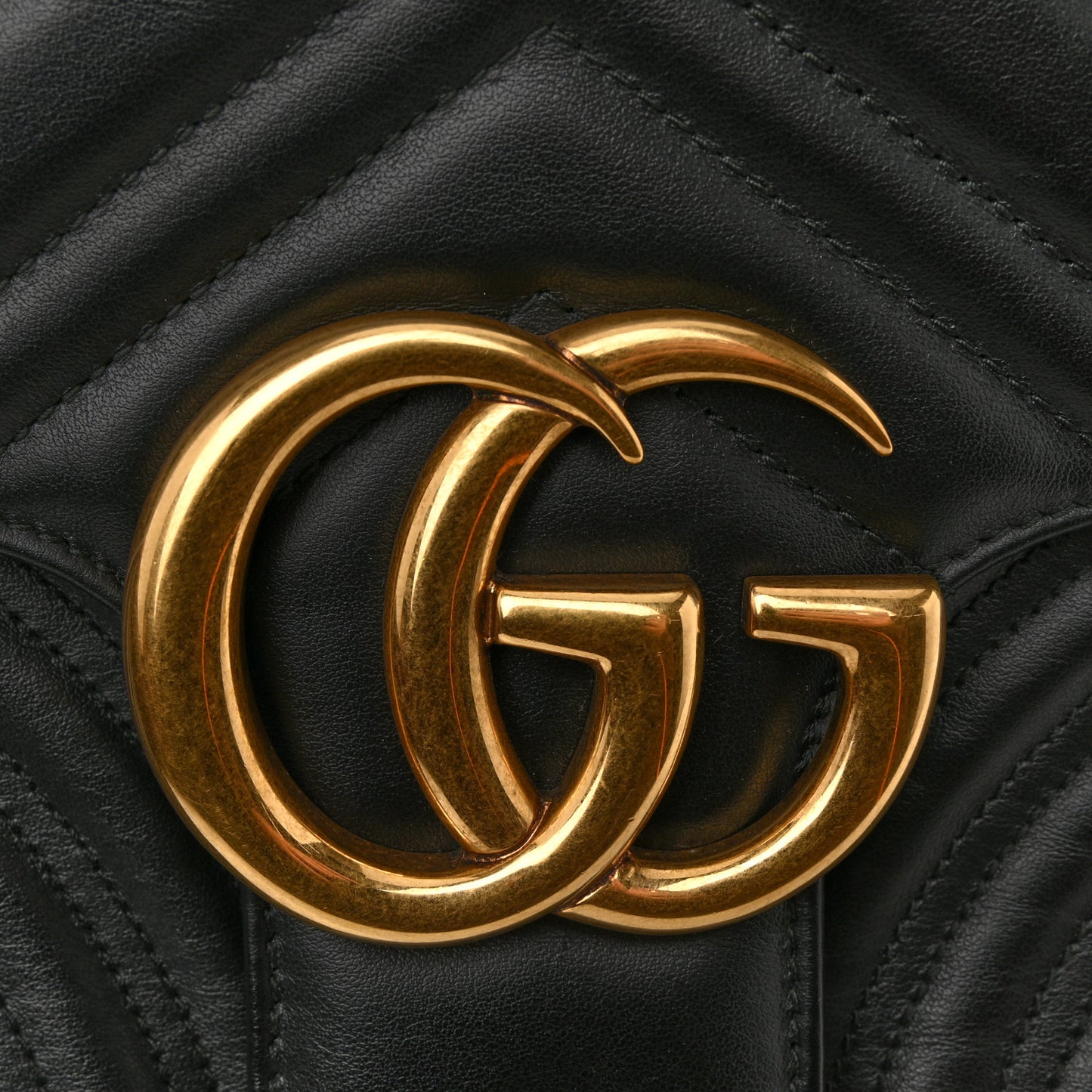Calfskin Matelasse Medium GG Marmont Shoulder Bag Black