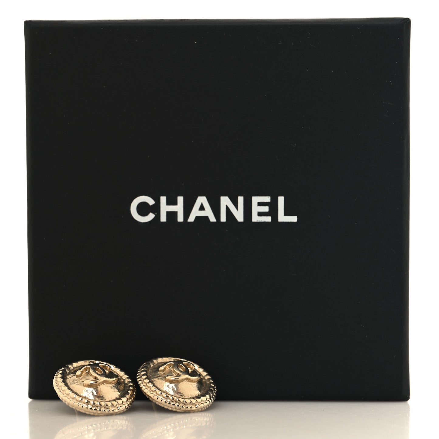 Metal CC Round Earrings Gold