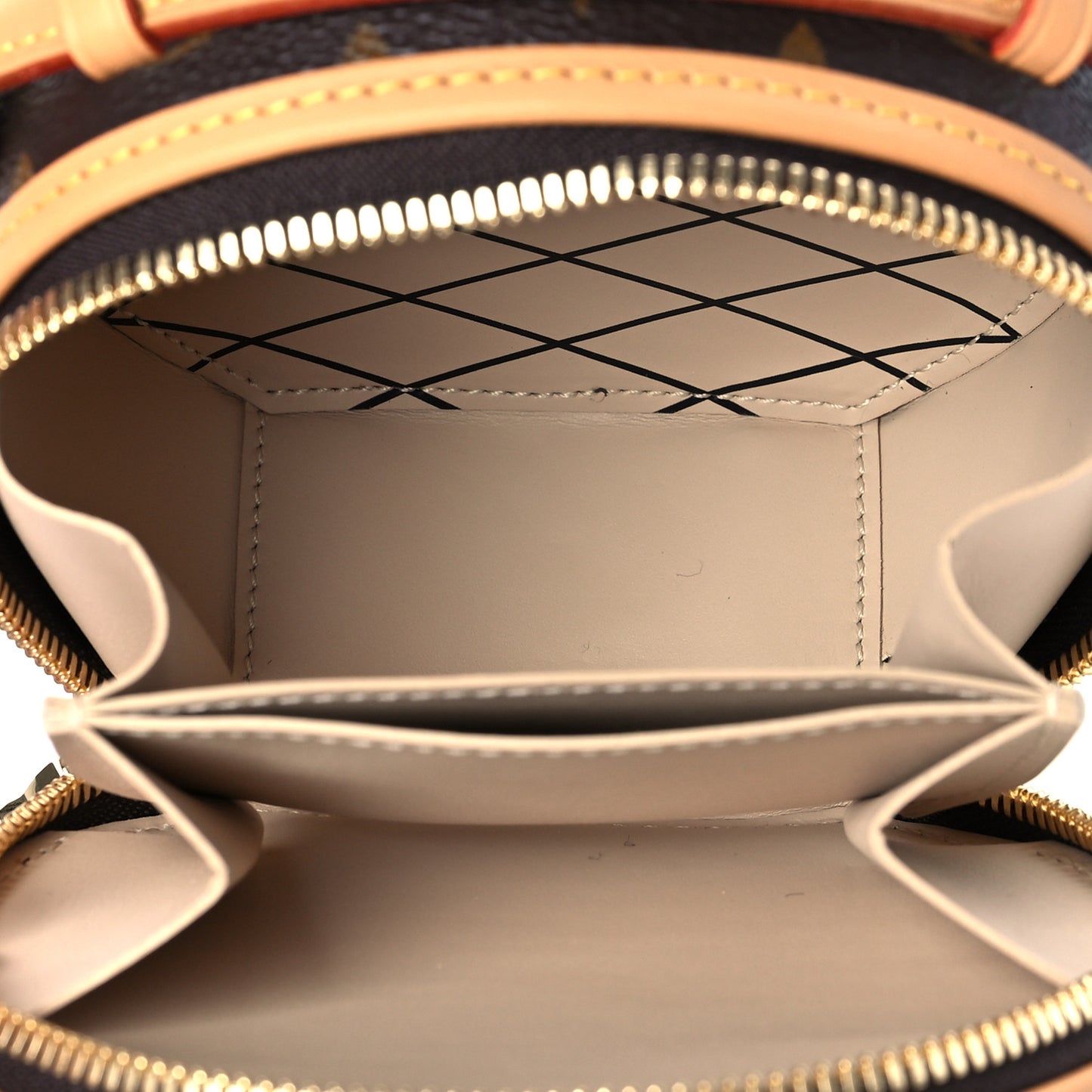 Monogram Mini Boite Chapeau