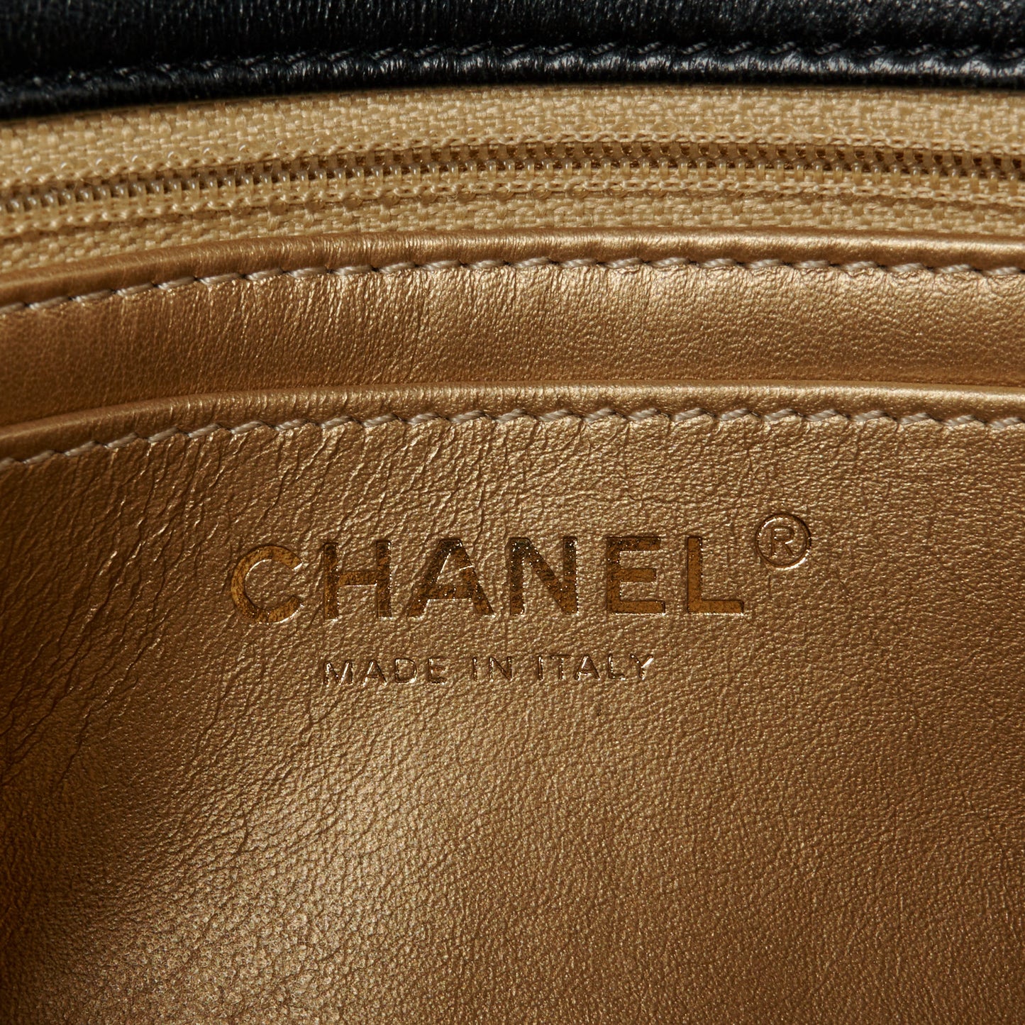 Lambskin Quilted Mini Pearl Crush Flap Black