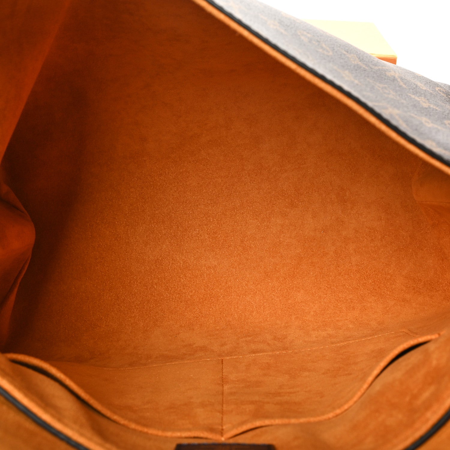 Louis Vuitton Monogram Beaubourg MM Safran Imperial 4 of 9