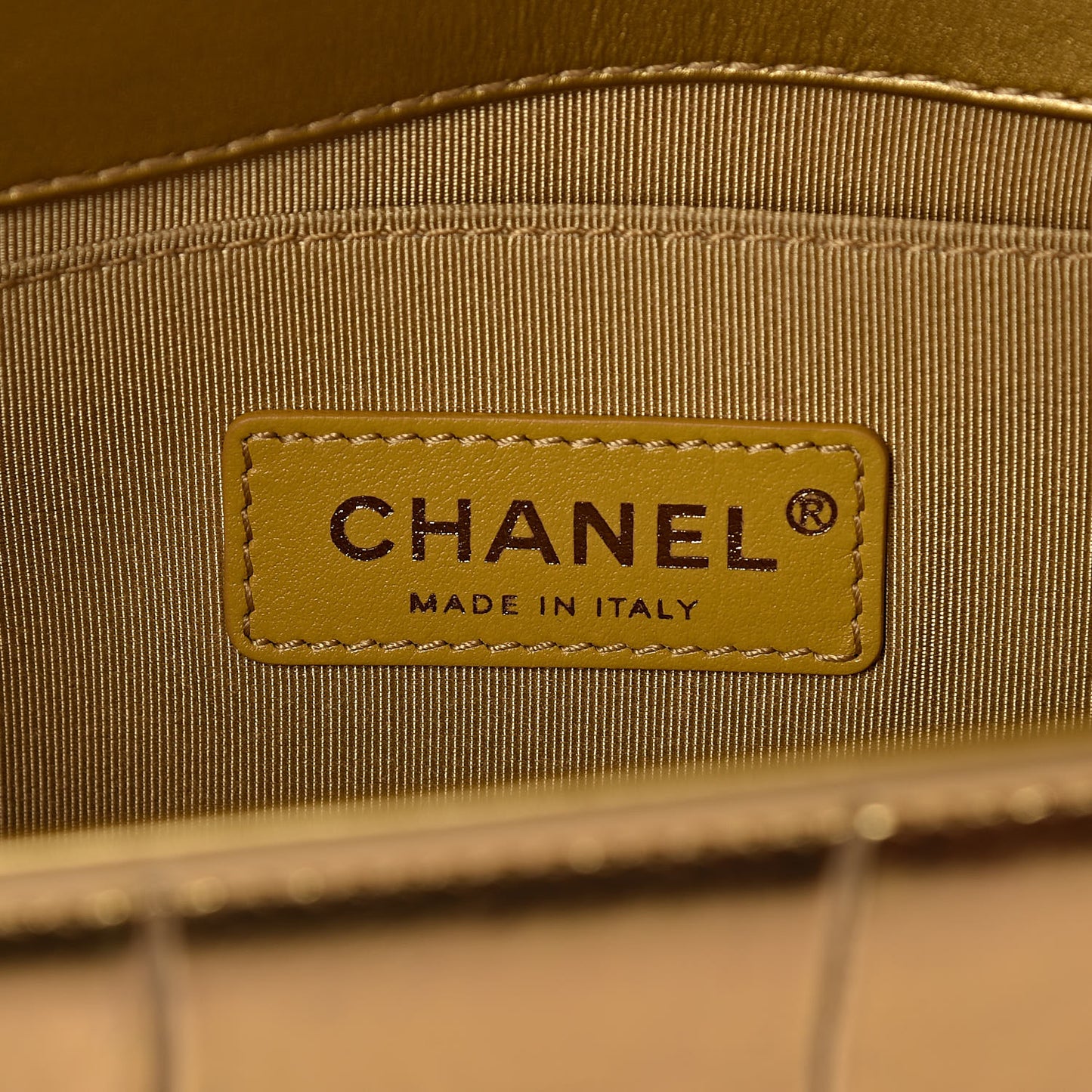 Metallic Calfskin Crocodile Embossed Graffiti Medium Cocodile Boy Flap Gold