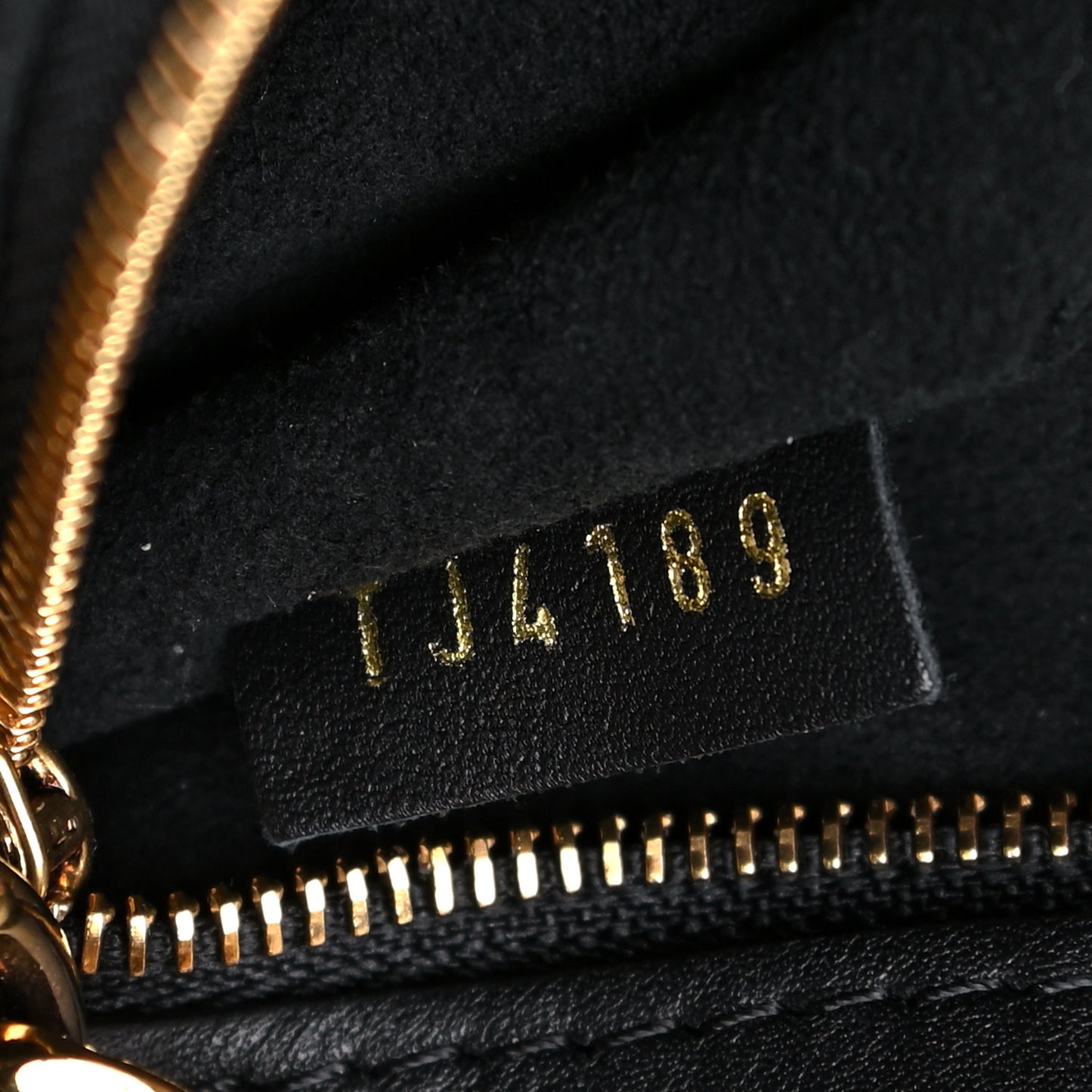 Calfskin New Wave Chain Tote Black