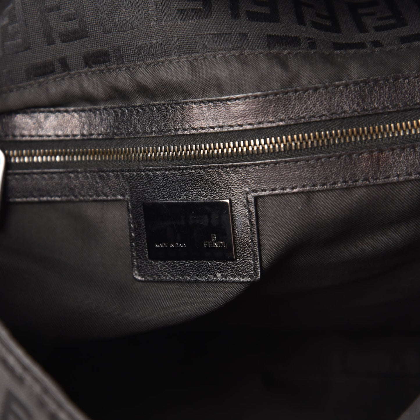 Zucchino Flap Shoulder Bag Black