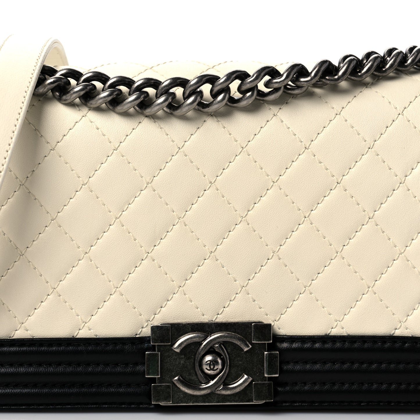 Lambskin Quilted Medium Boy Flap White Black