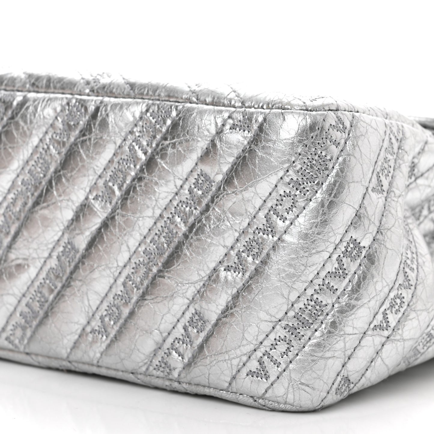 Metallic Arena Calfskin Logo Matelasse Large BB Flap Chain Shoulder Bag Argent