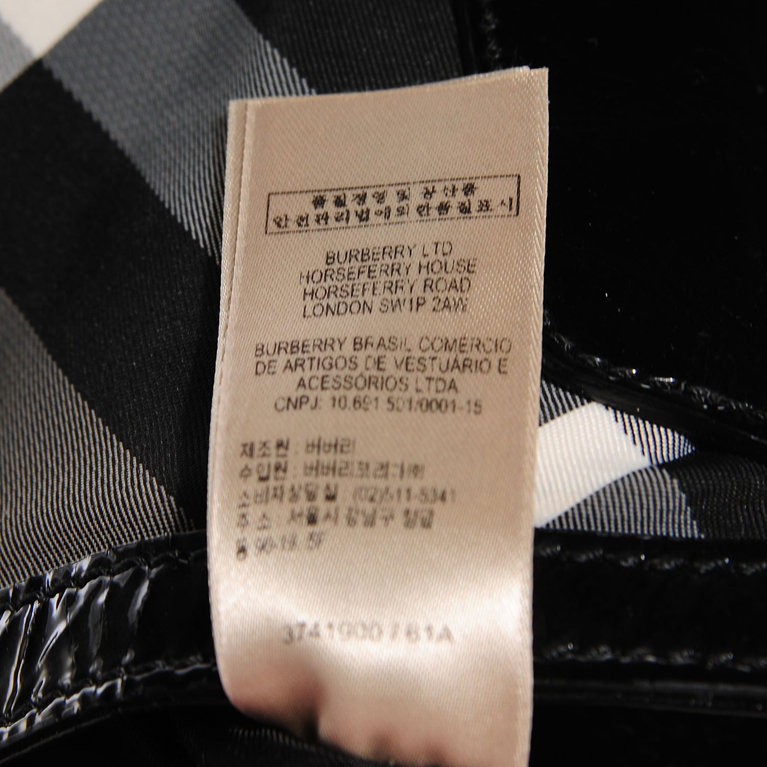 Burberry Nylon Beat Check Hobo Black 10 of 10