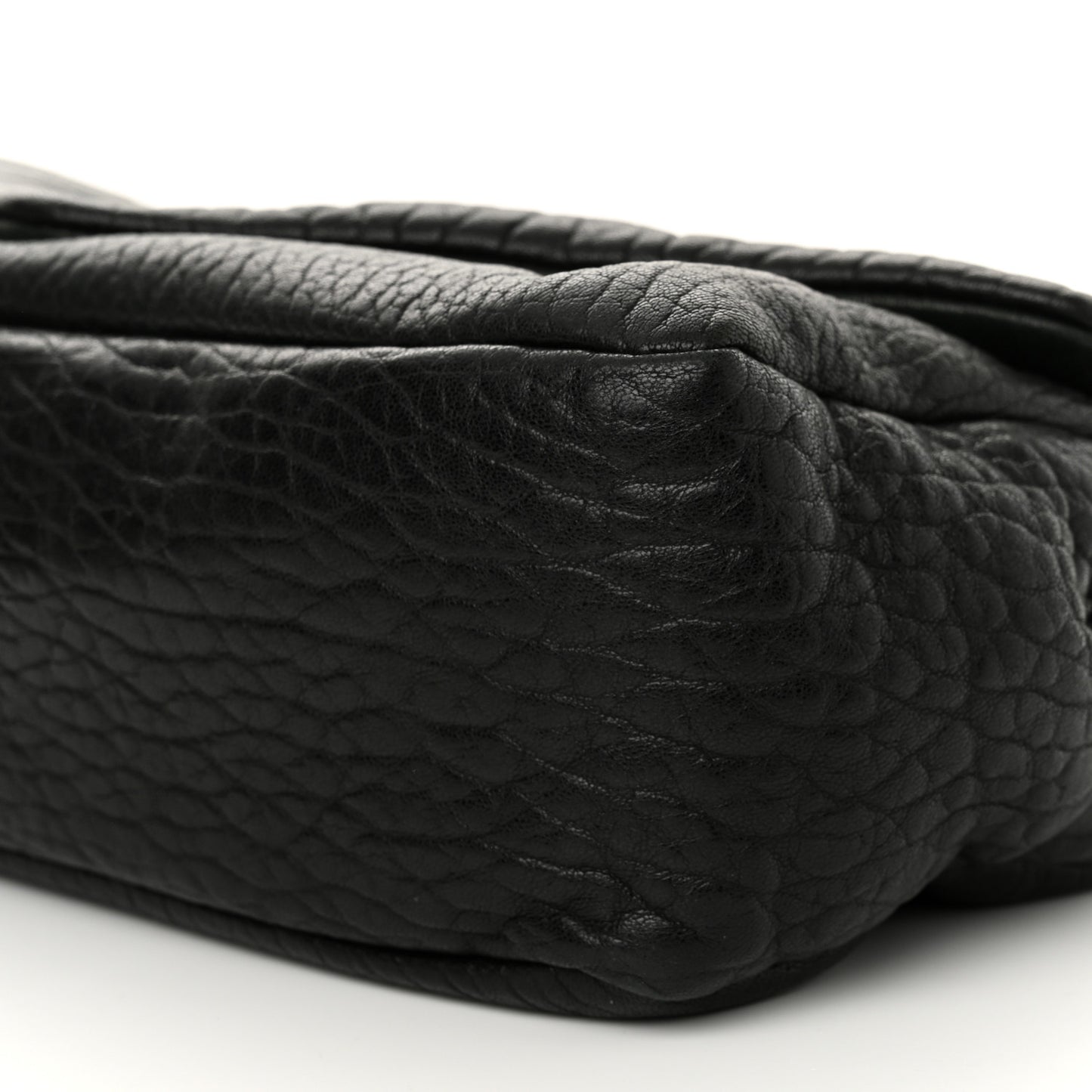 Grained Lambskin Medium Calypso Black