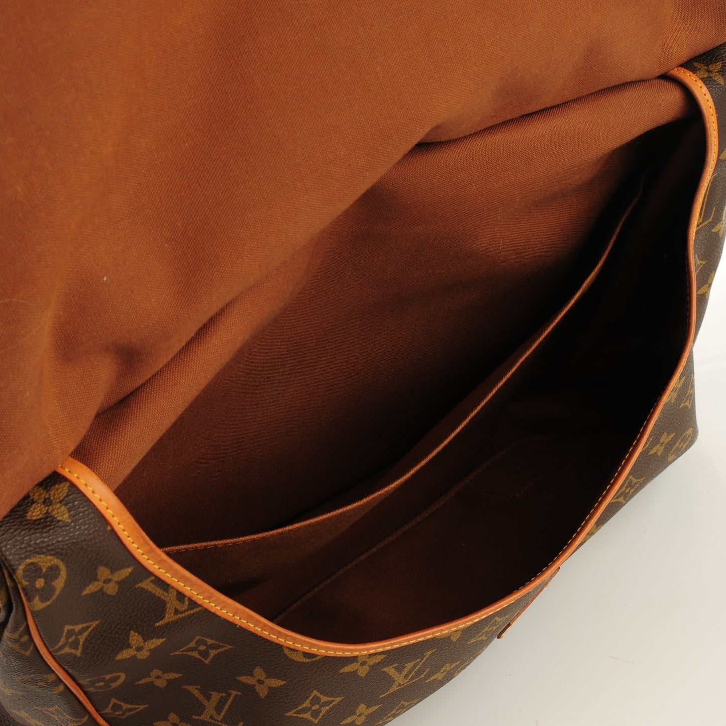 Monogram Saumur 43