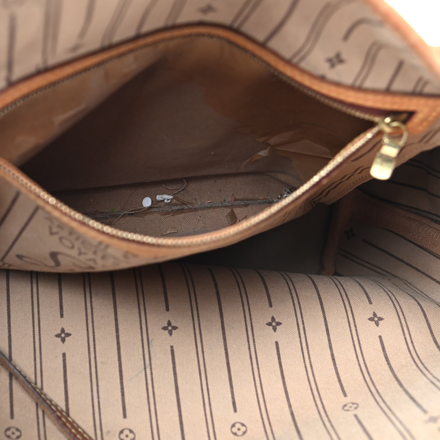Louis Vuitton Monogram Neverfull MM 10 of 11