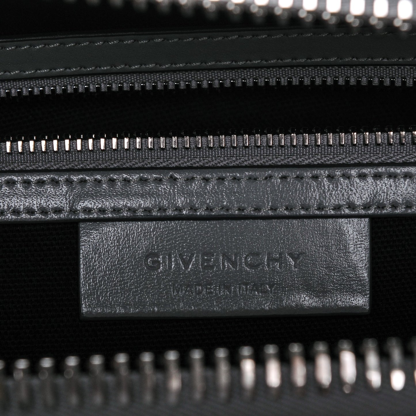 Shiny Lord Calfskin Small Antigona Pearl Grey