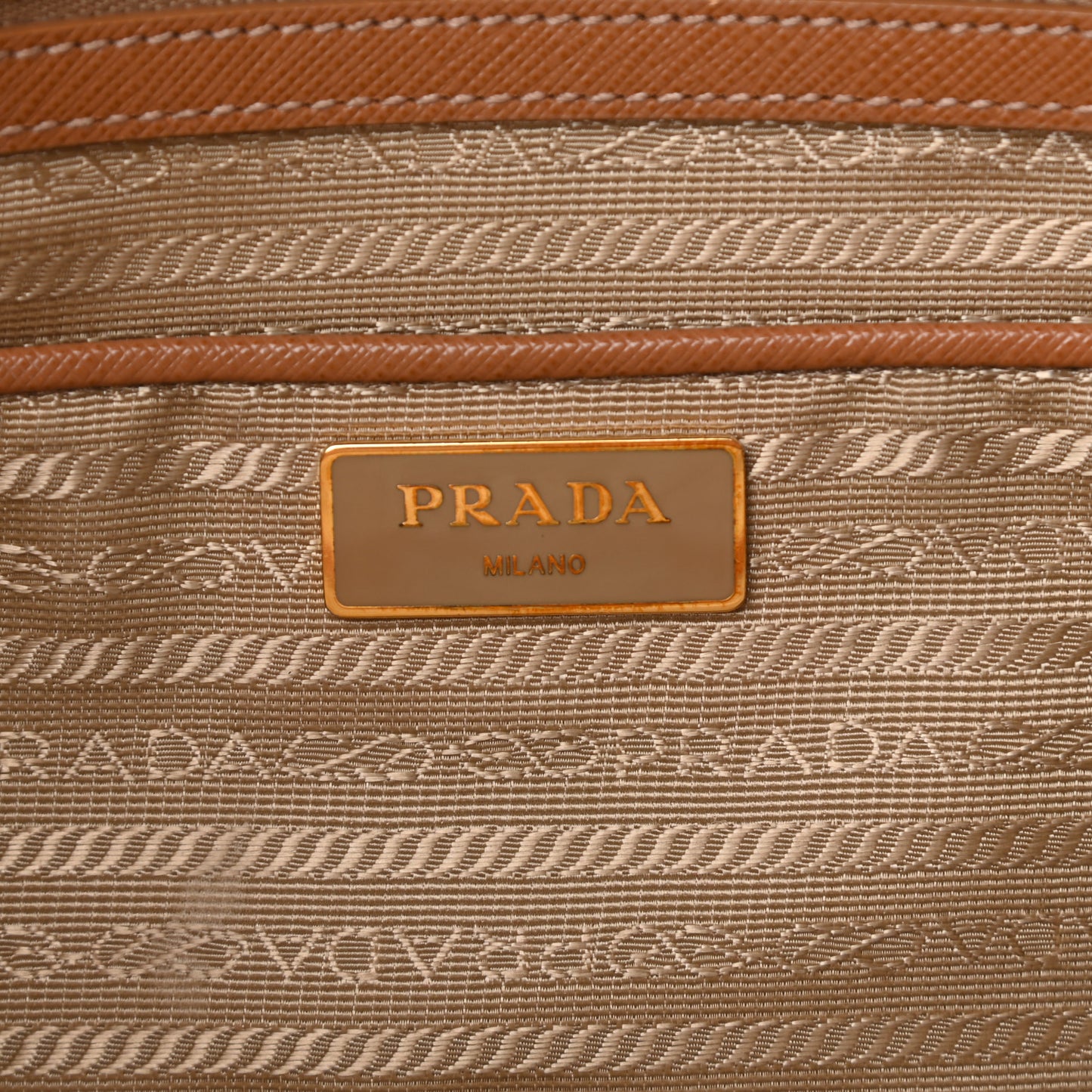 Saffiano Medium Galleria Double Zip Tote Caramel
