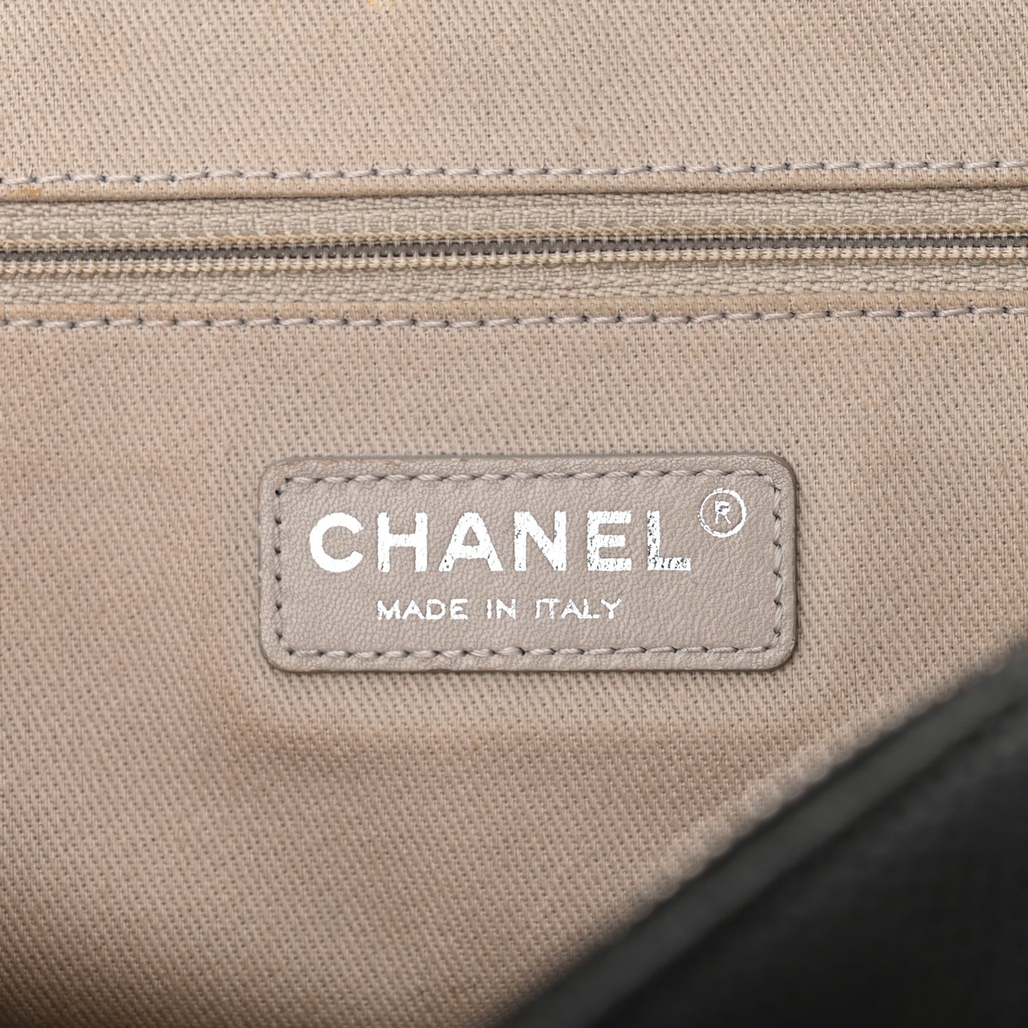 Caviar Quilted Jumbo Easy Flap Black