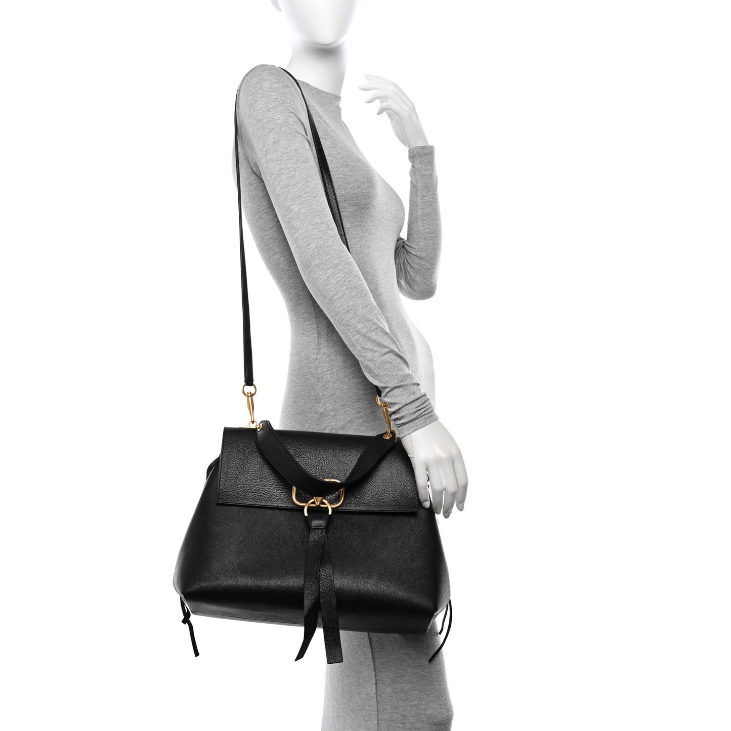 Pebbled Calfskin Large VRing Chain Shoulder Bag Black