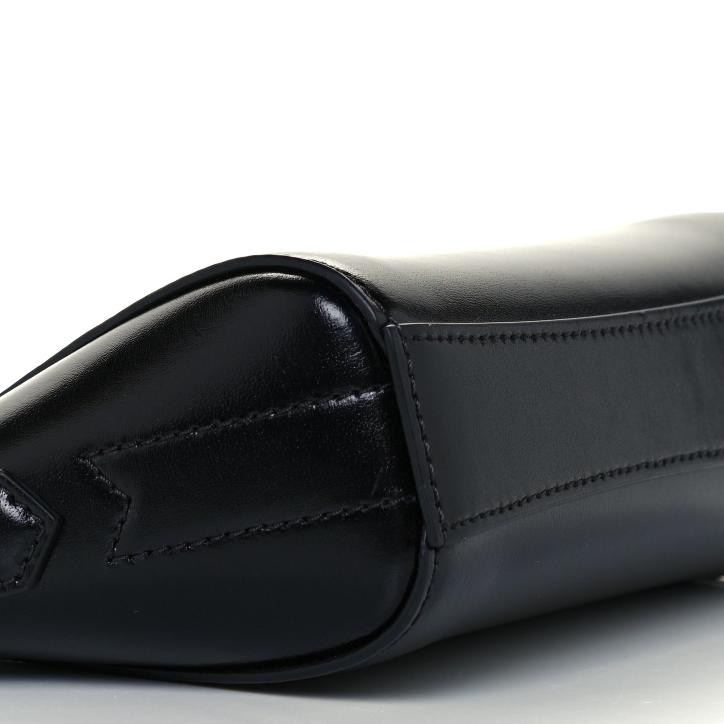 Smooth Calfskin Nano Antigona Black