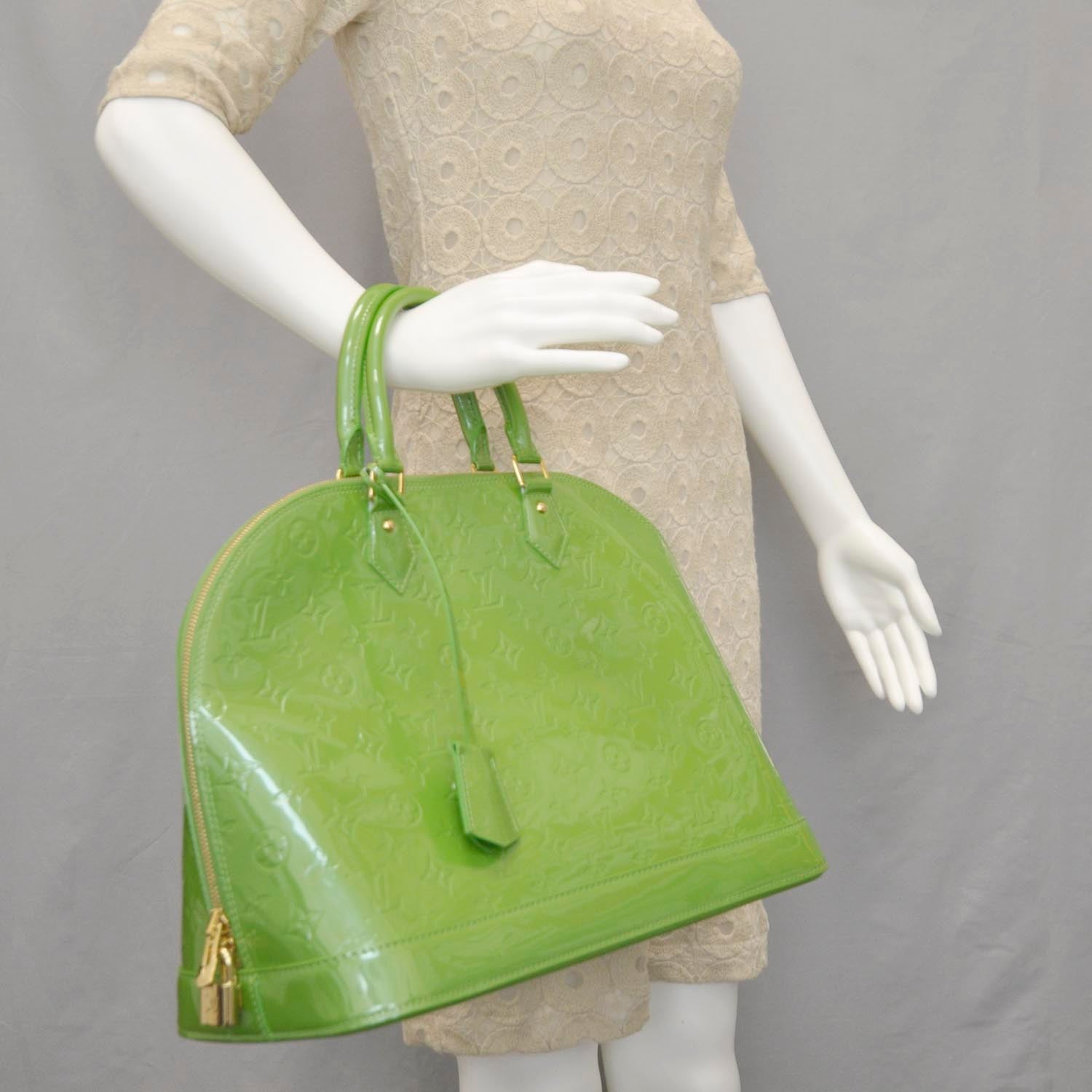 Louis Vuitton Vernis Alma MM Vert Tonic 2 of 9