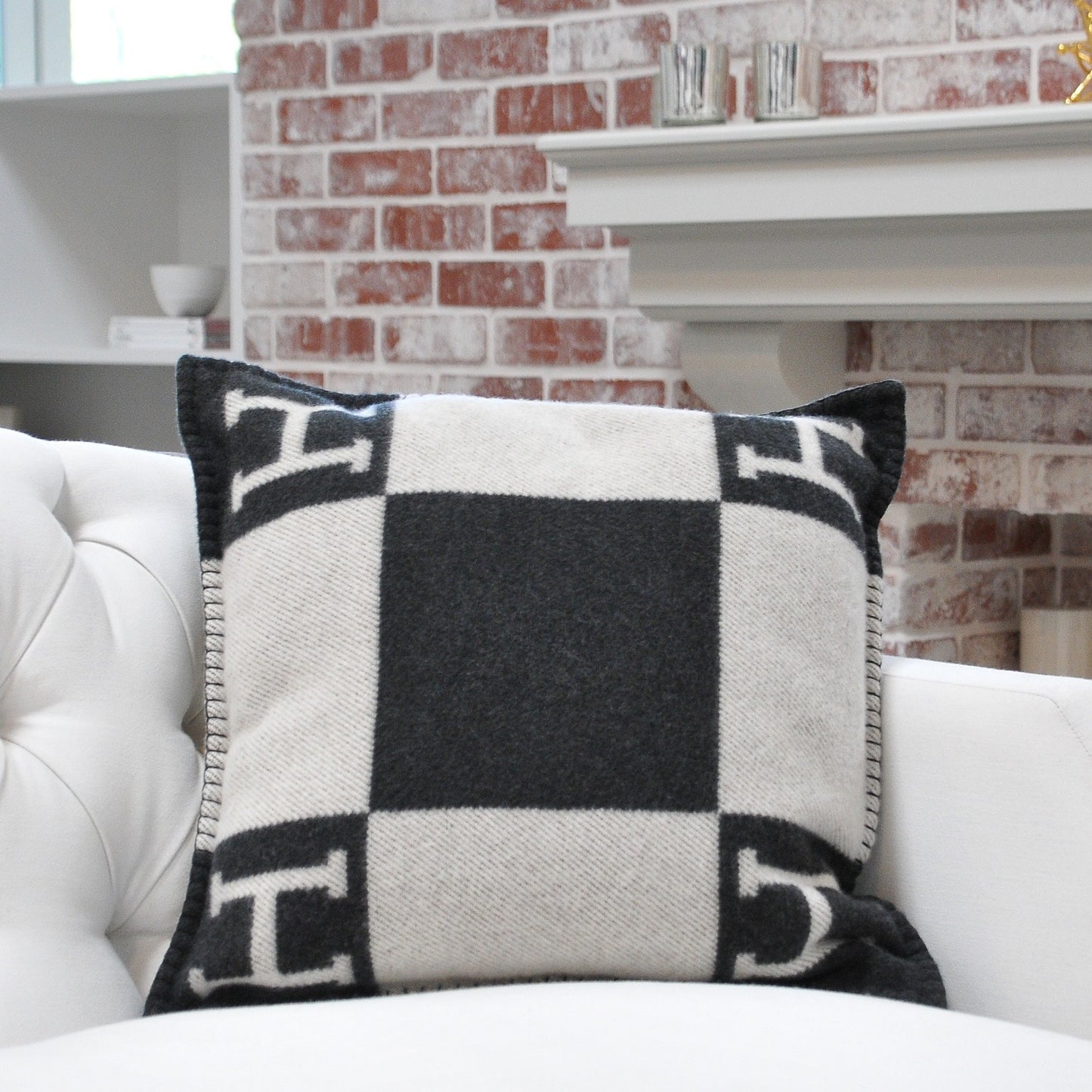 Wool Cashmere Avalon Pillow PM Ecru Gris Fonce
