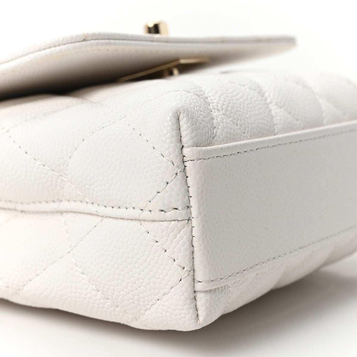 Caviar Quilted Coco Handle Clutch With Chain White
