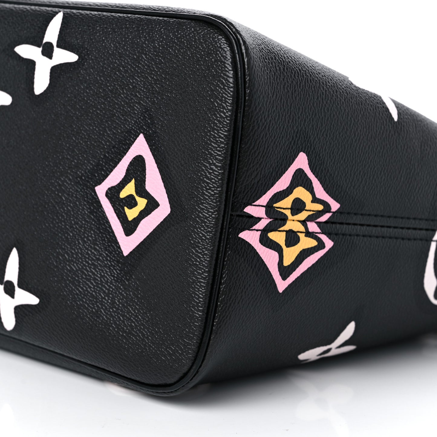 Monogram Giant Wild At Heart Neverfull MM Black