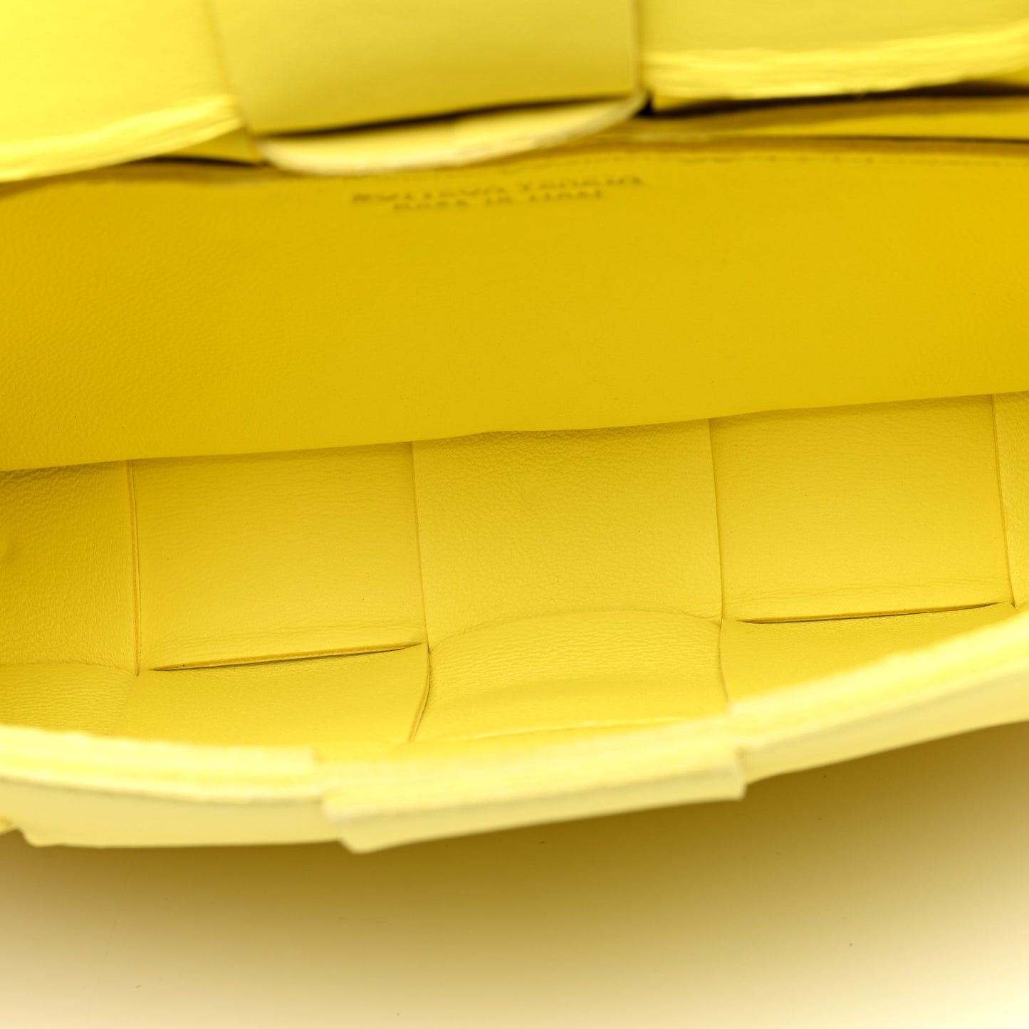 Lambskin Maxi Intreccio Small Cassette Crossbody Bag Sherbert