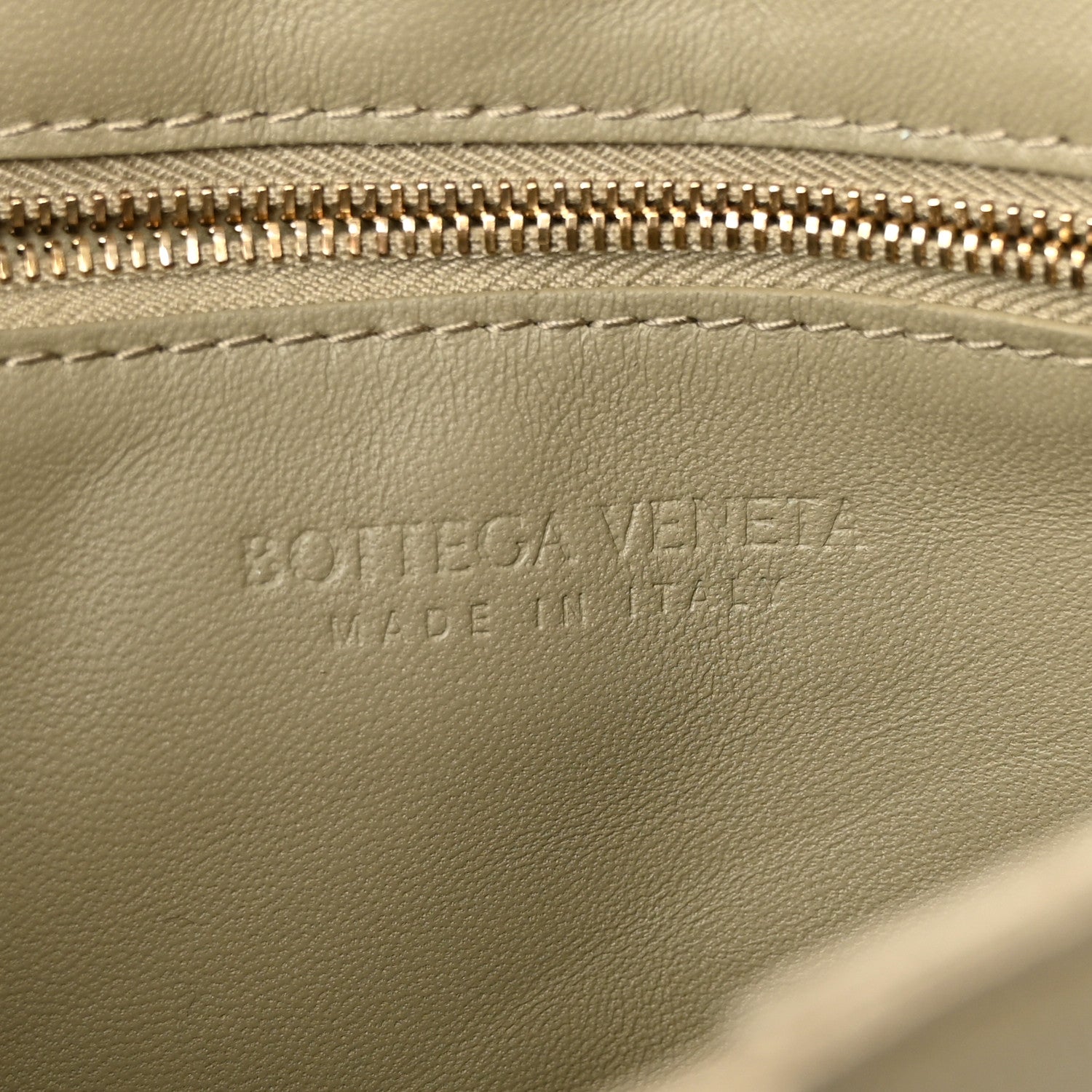 Bottega Veneta Calfskin Maxi Intreccio Cassette Bag Taupe 6 of 11