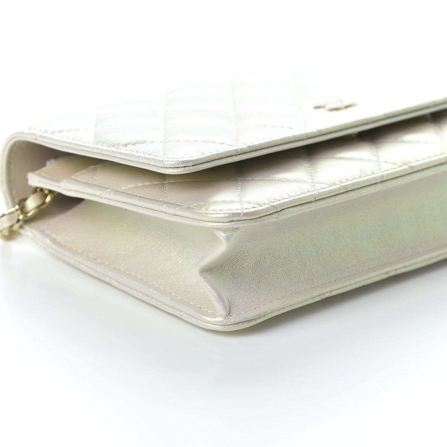 Iridescent Lambskin Quilted Wallet On Chain WOC Ivory