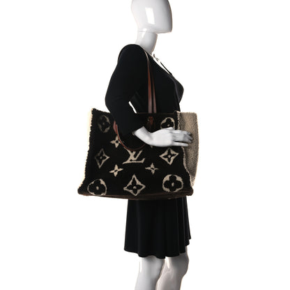 Louis Vuitton Shearling Monogram Giant Teddy Onthego GM Black White 2 of 12