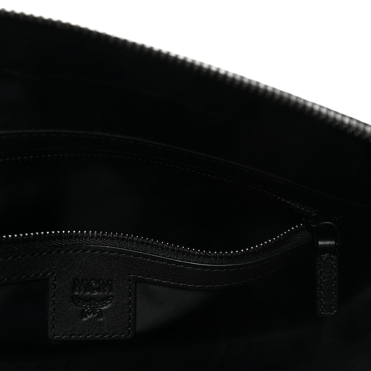 Visetos Aren Wristlet Zip Pouch Cognac