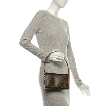 Louis Vuitton Monogram Recital 2 of 7