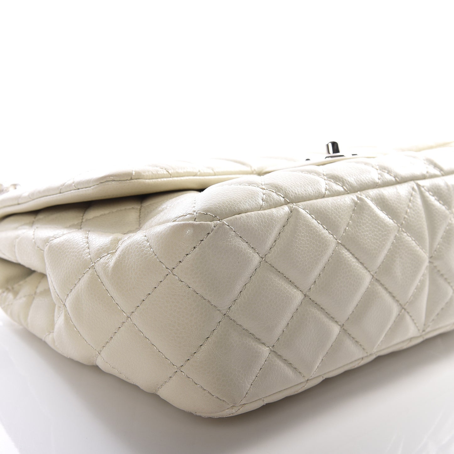 Caviar Jumbo Single Flap Off White