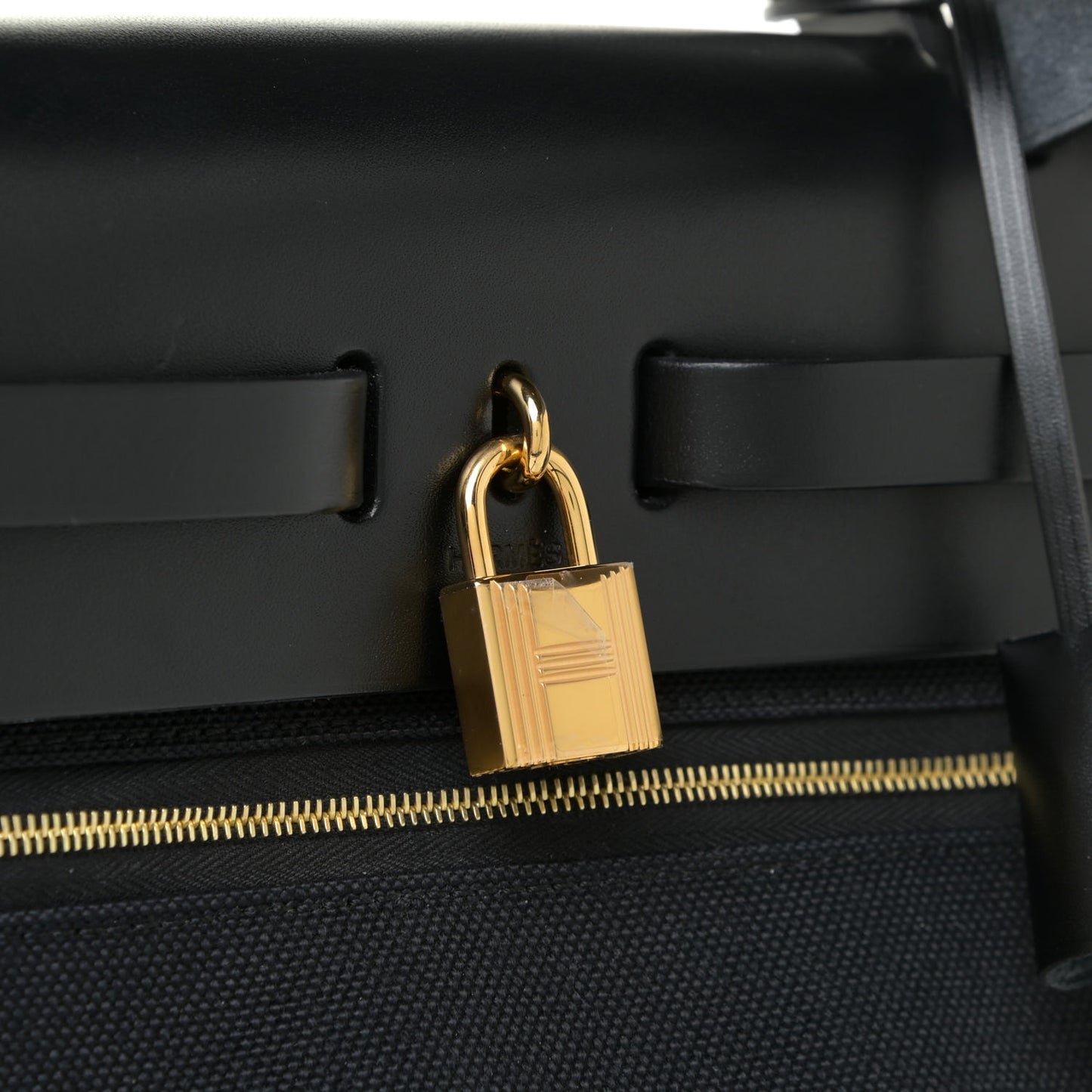 Military Toile Vache Hunter Herbag Zip PM 31 Black